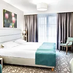 Szálloda Golden Tulip Kazimierz 4*